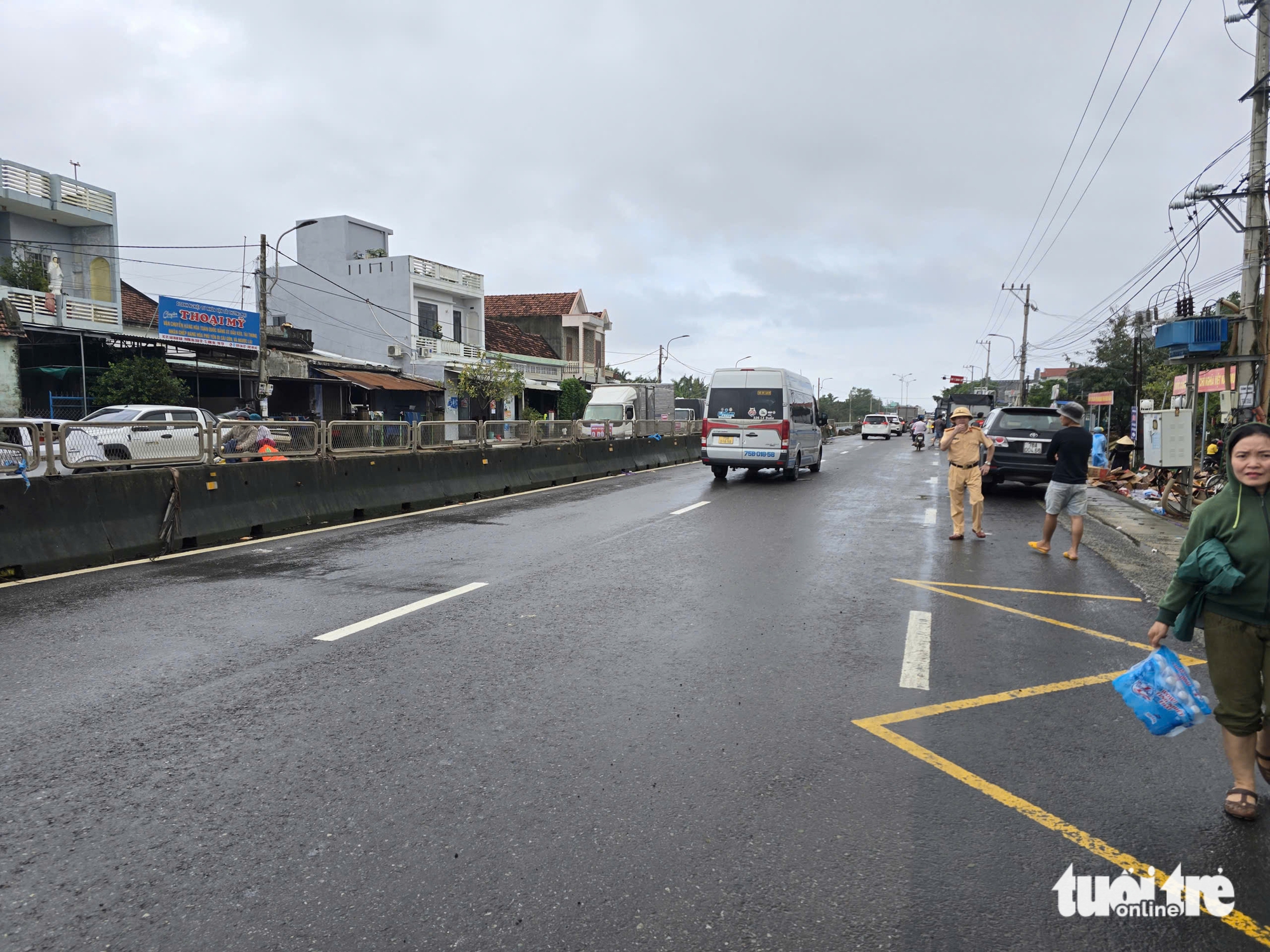 经过庆和省、富安省和平定省旧地的1号国道交通已畅通