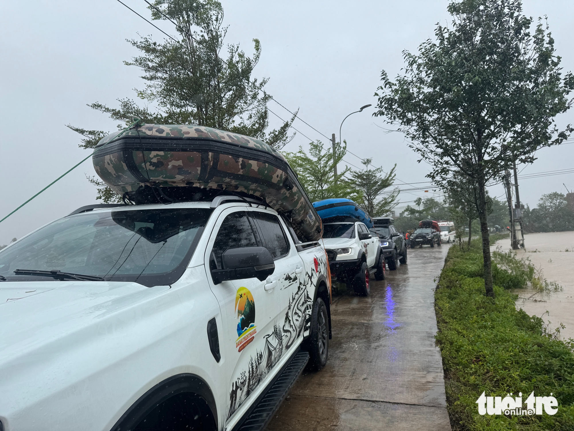 得乐省：数千户居民被困洪水中等待救援