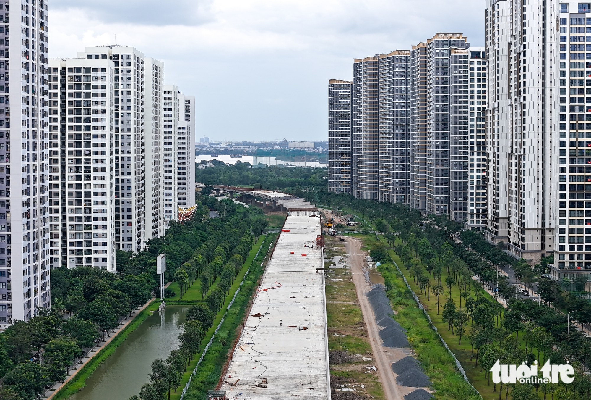 胡志明市三环路14.7公里高架桥全景，迎接12月19日通车里程碑