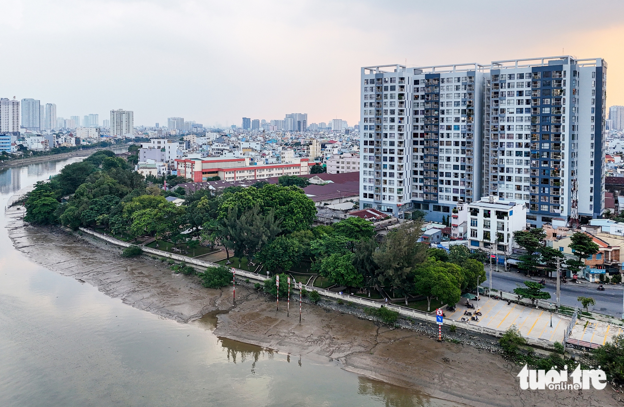 胡志明市准备建设绿地公园，扩建沿Kênh Tẻ河岸道路，投资超过5.6万亿越南盾