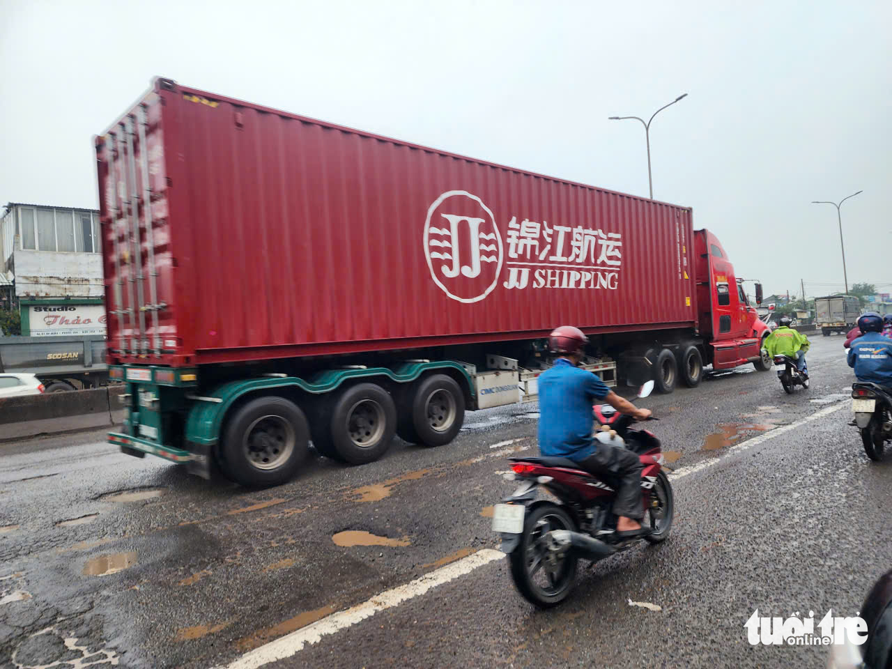 不要让民众一直抱怨51号国道是‘泥泞’的道路