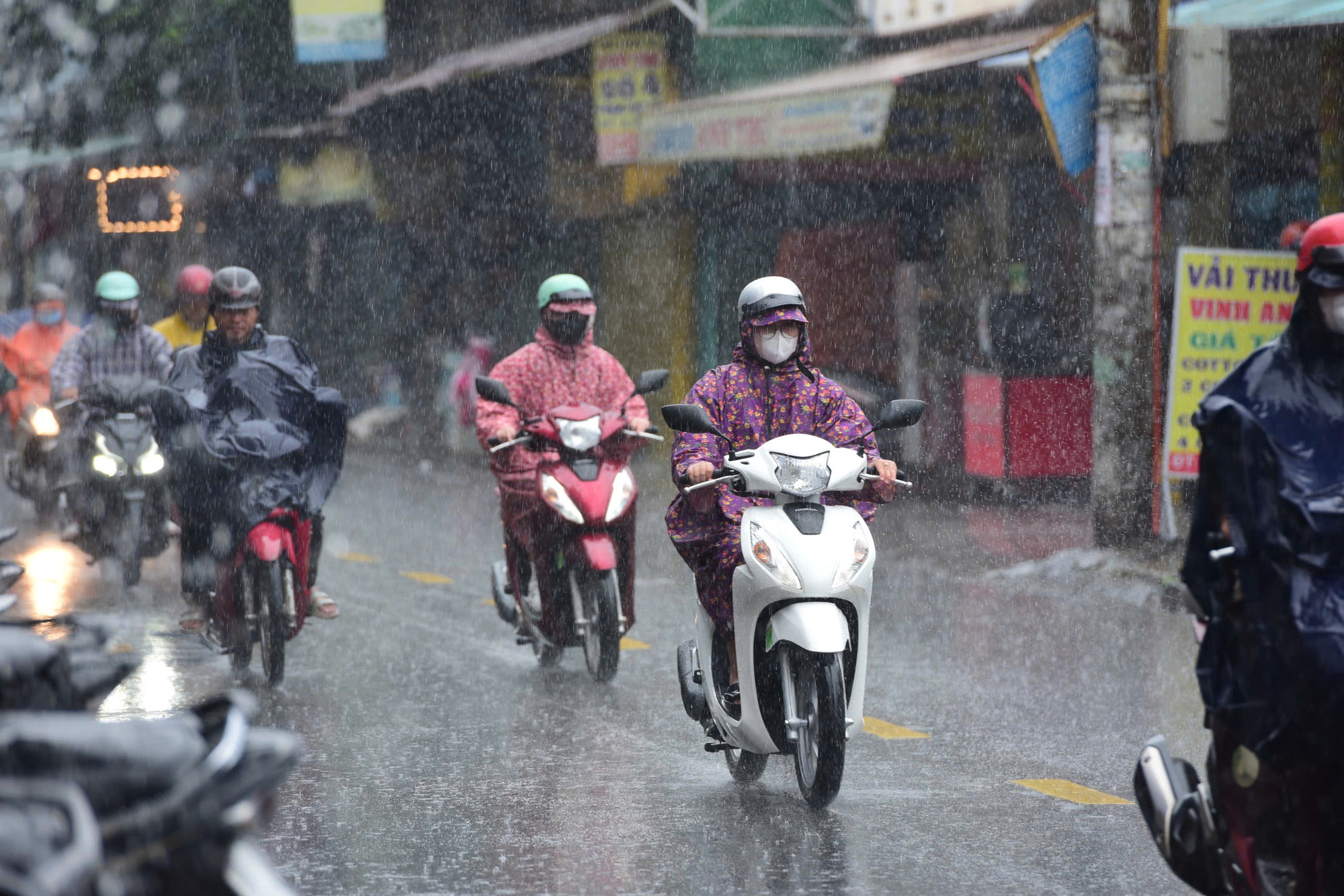 今天9月14日天气：南部大雨，海上强风暴雨，浪高