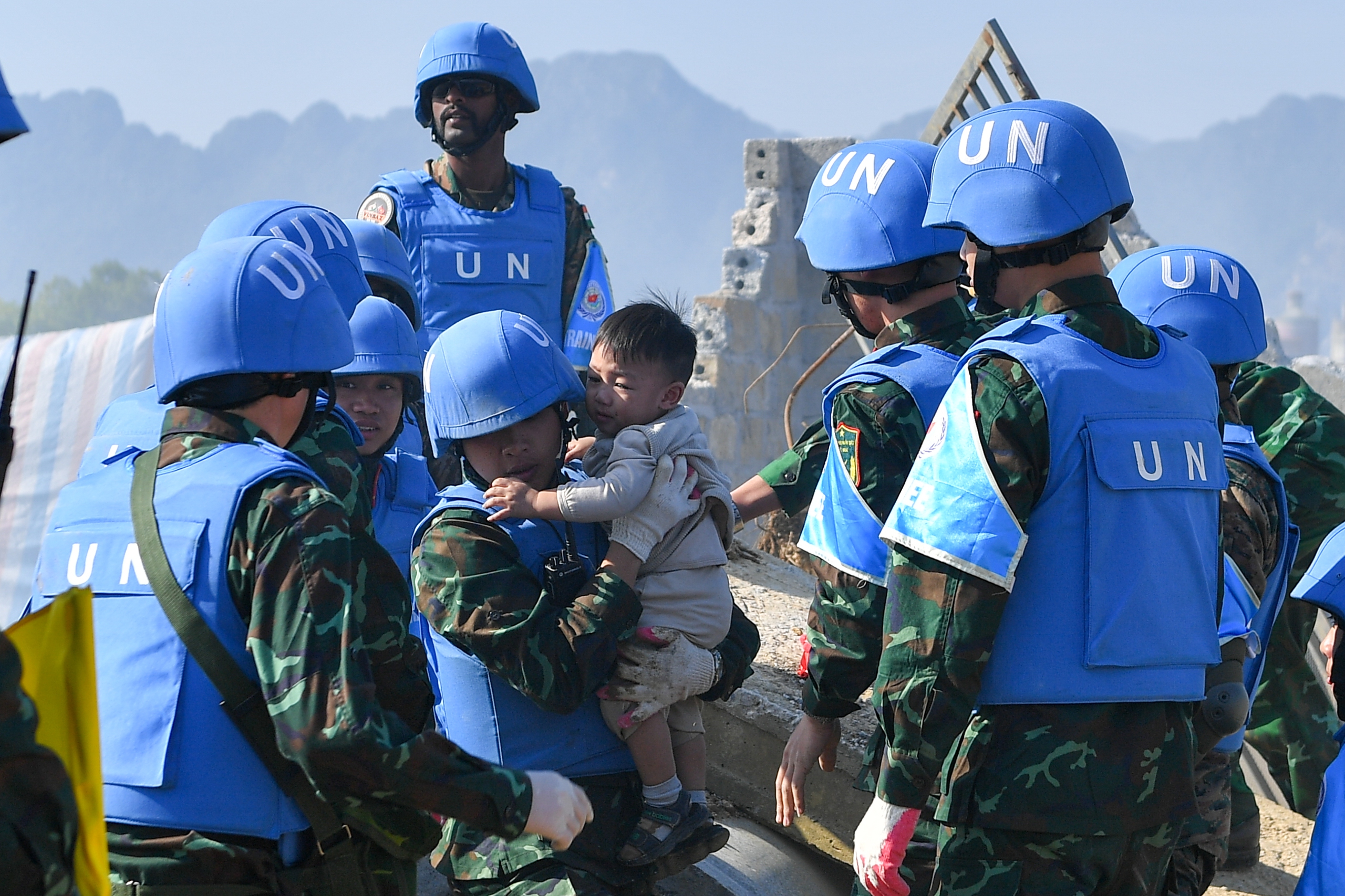 越南与印度进行实地演习，直升机、无人机参与