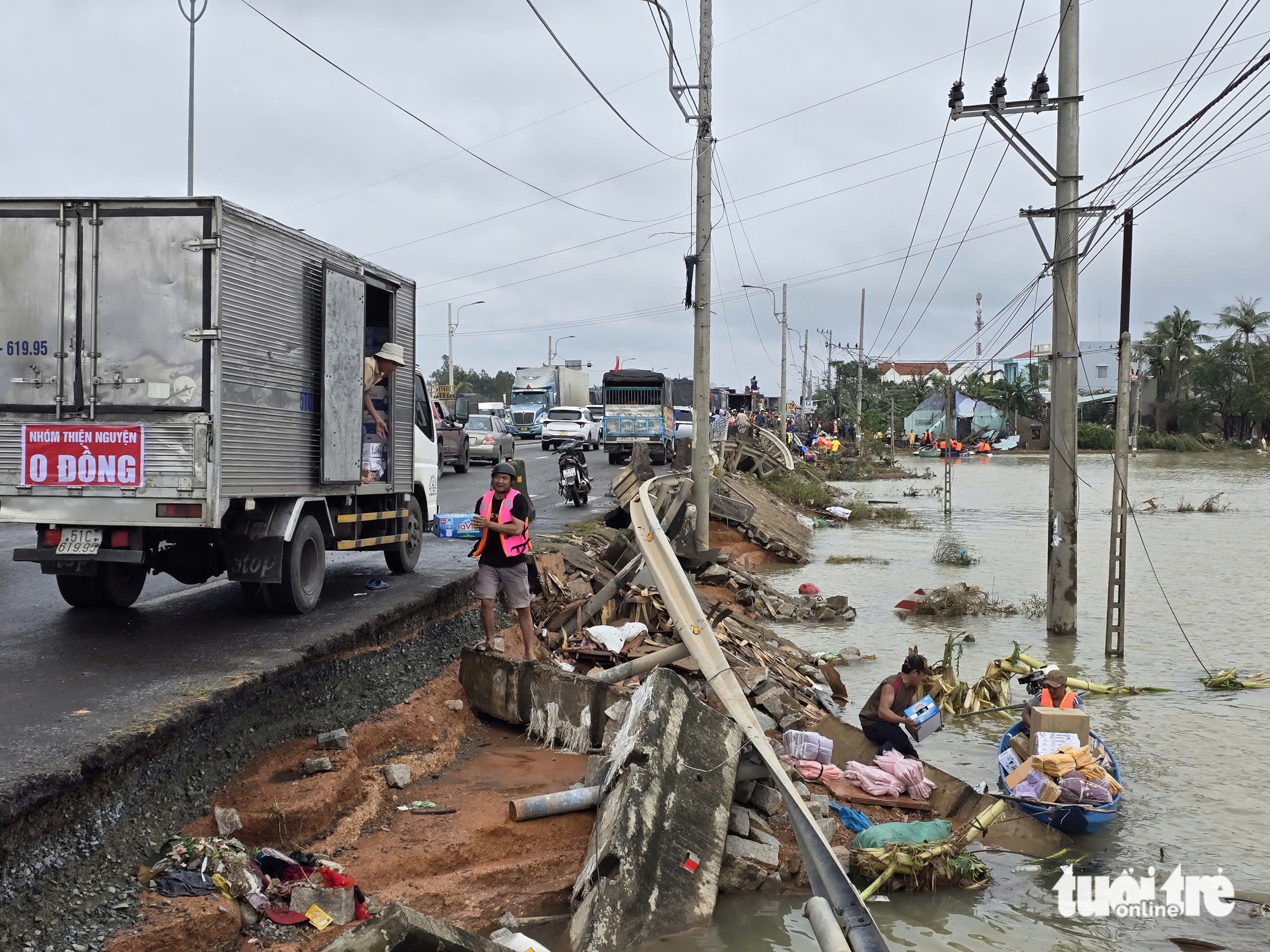 1000个鱼饼面包送往洪灾中心，中南地区急需更多保暖物品