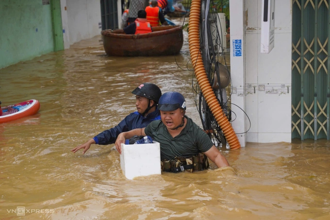 43人死亡，洪灾造成超过3万亿越南盾损失