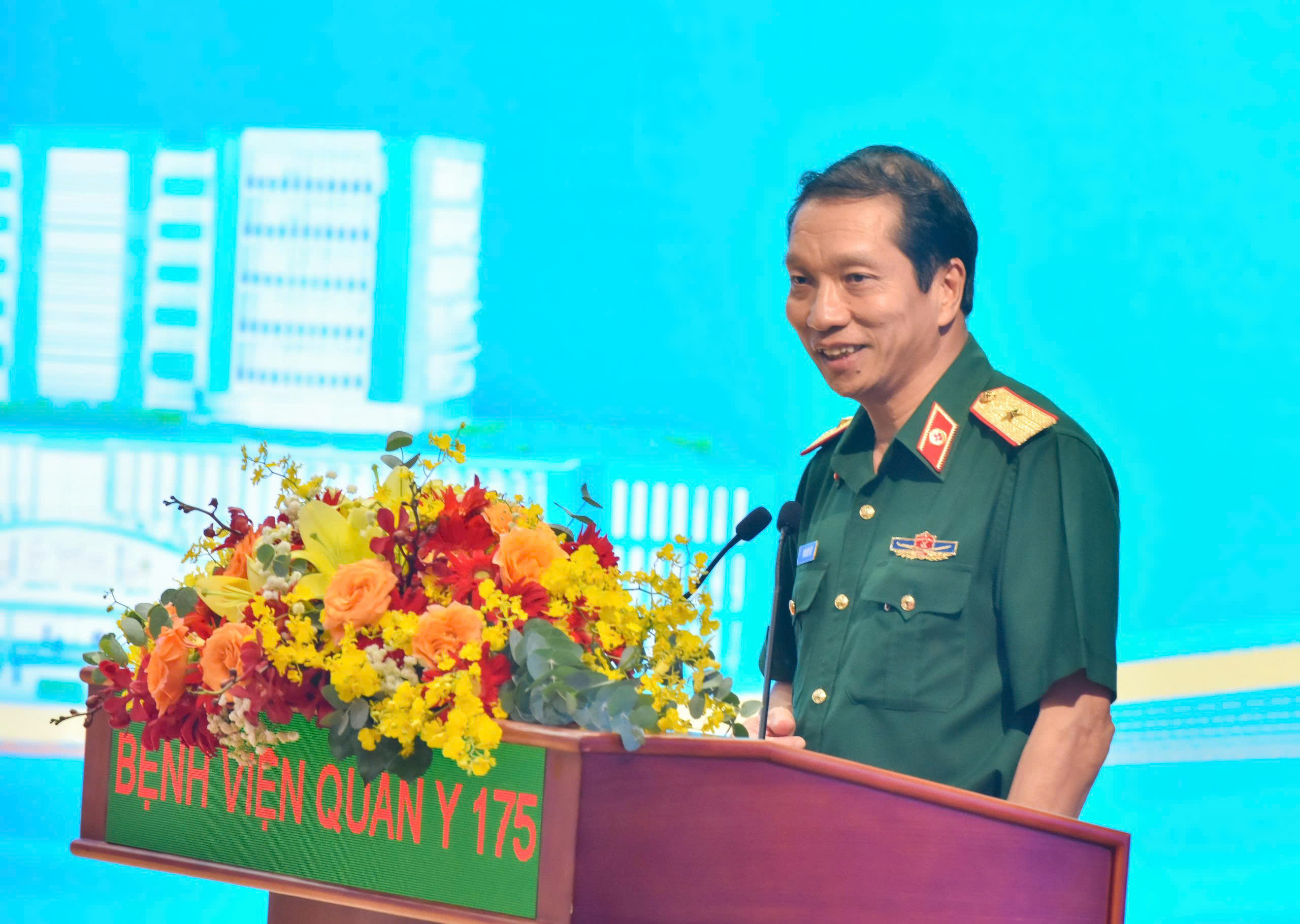 '除了同理心，医生还需要传播爱心'