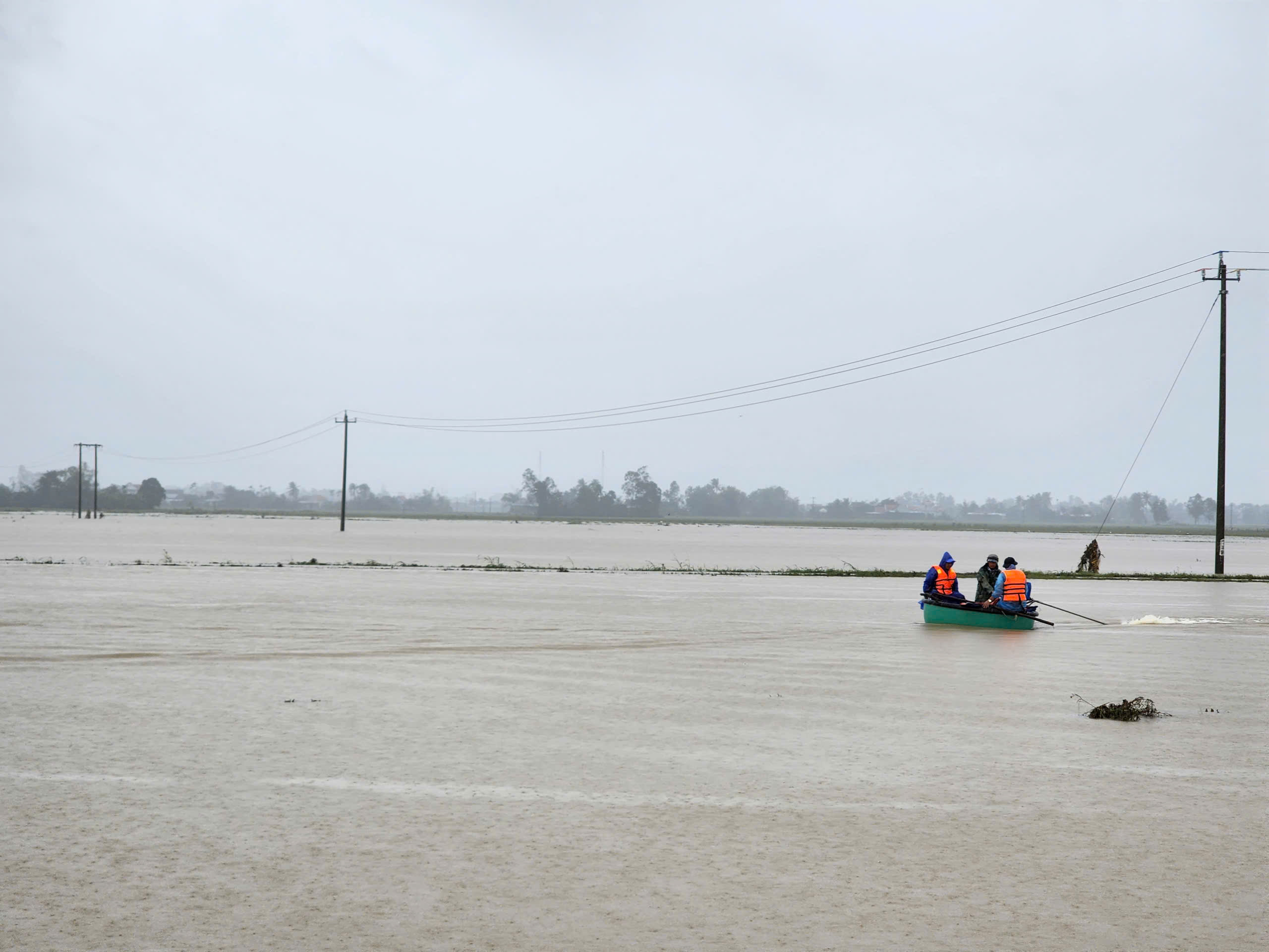 Hòa Thịnh洪水中心23人死亡，1人失踪，没有传闻中的'数百人'