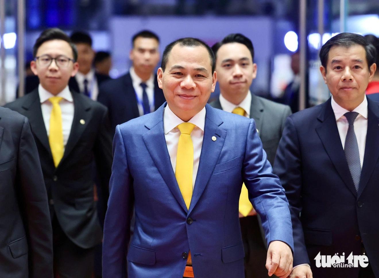 亿万富翁范日旺与两个儿子及贵宾团出席VinFuture颁奖典礼之夜