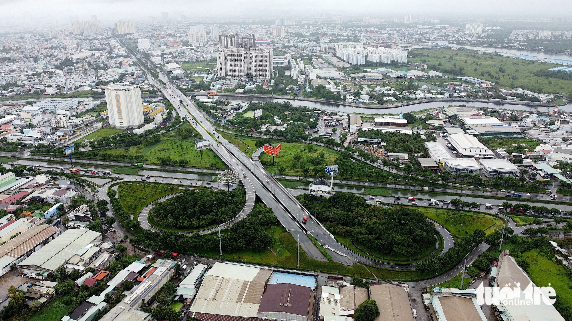西宁省海山-新都道路航拍，等待连接胡志明市武文杰延长线