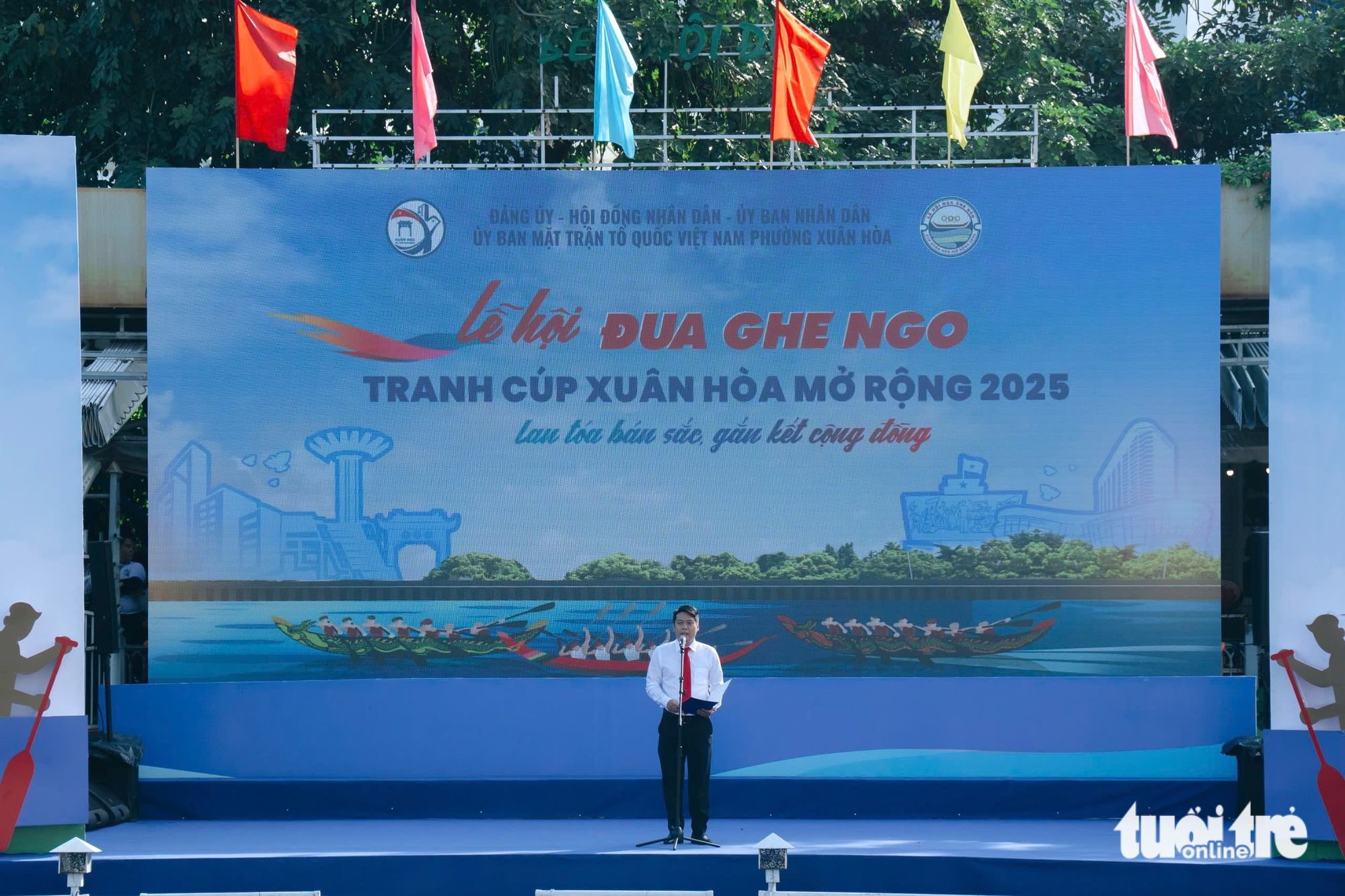 高棉龙舟赛在胡志明市尼约洛-蒂涅运河掀起热潮