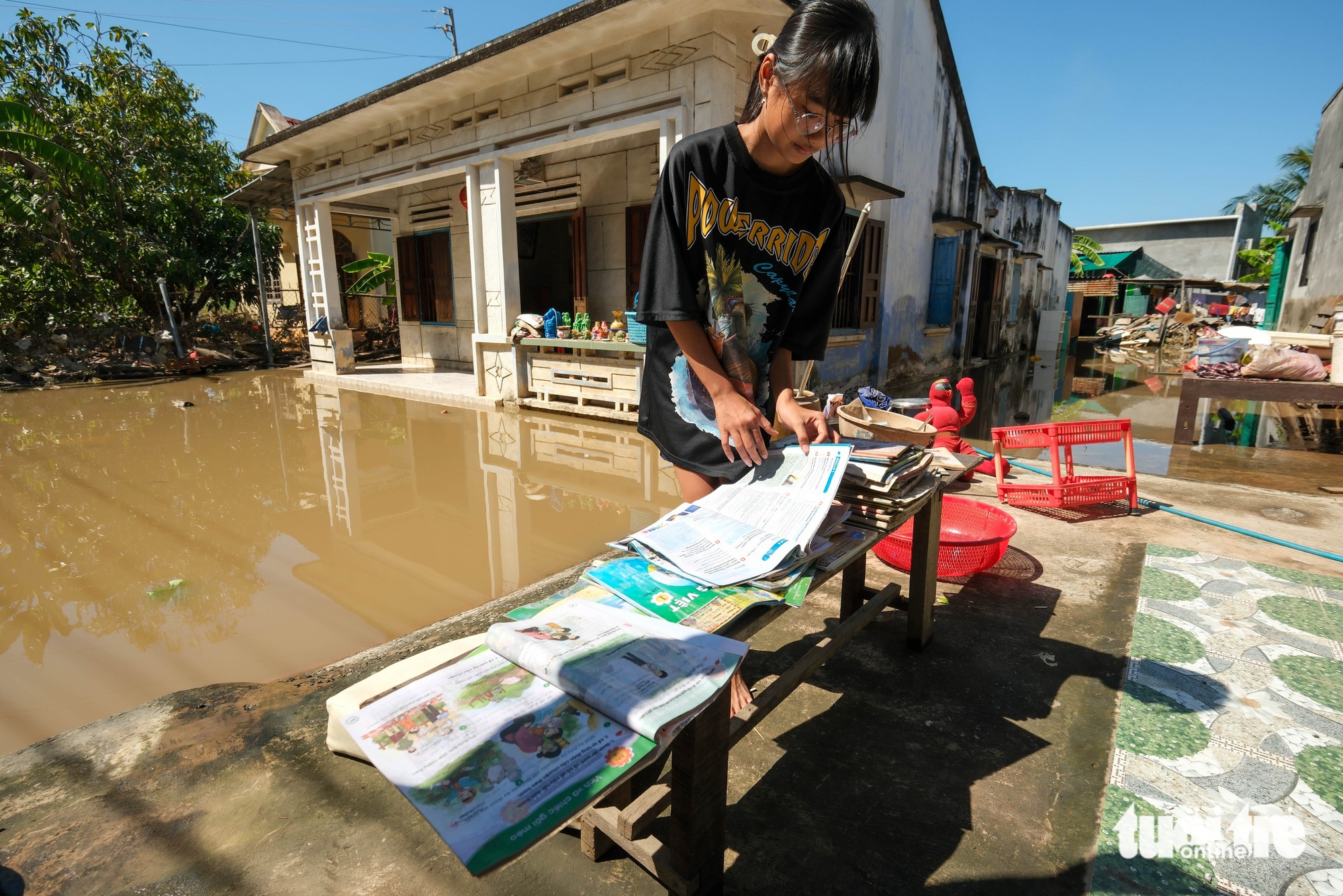 平顺洪水退去缓慢，民众在两次‘水灾’后艰难恢复
