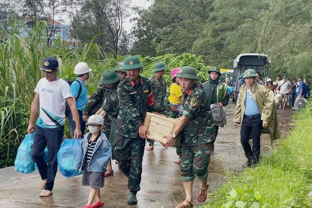 台风Bualoi：1人死亡，4人失踪，28,000人疏散避风