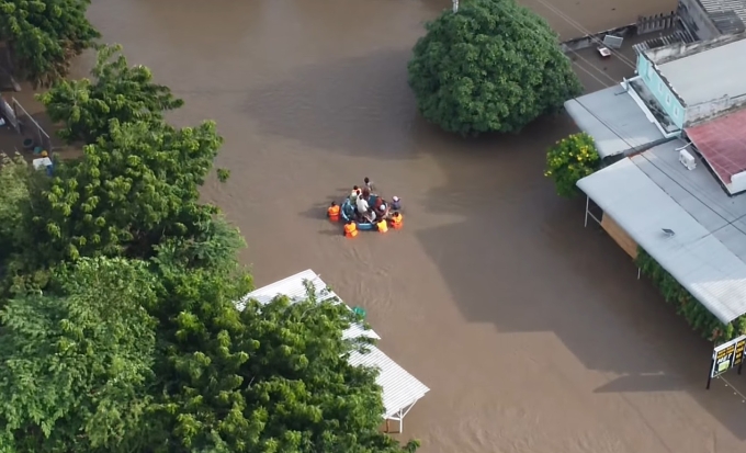 水库泄洪导致超过1000户居民被淹