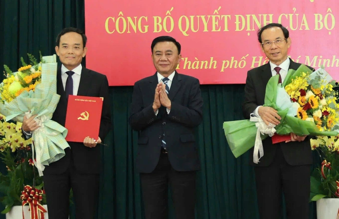 阮文年担任党代会文件小组常务副组长