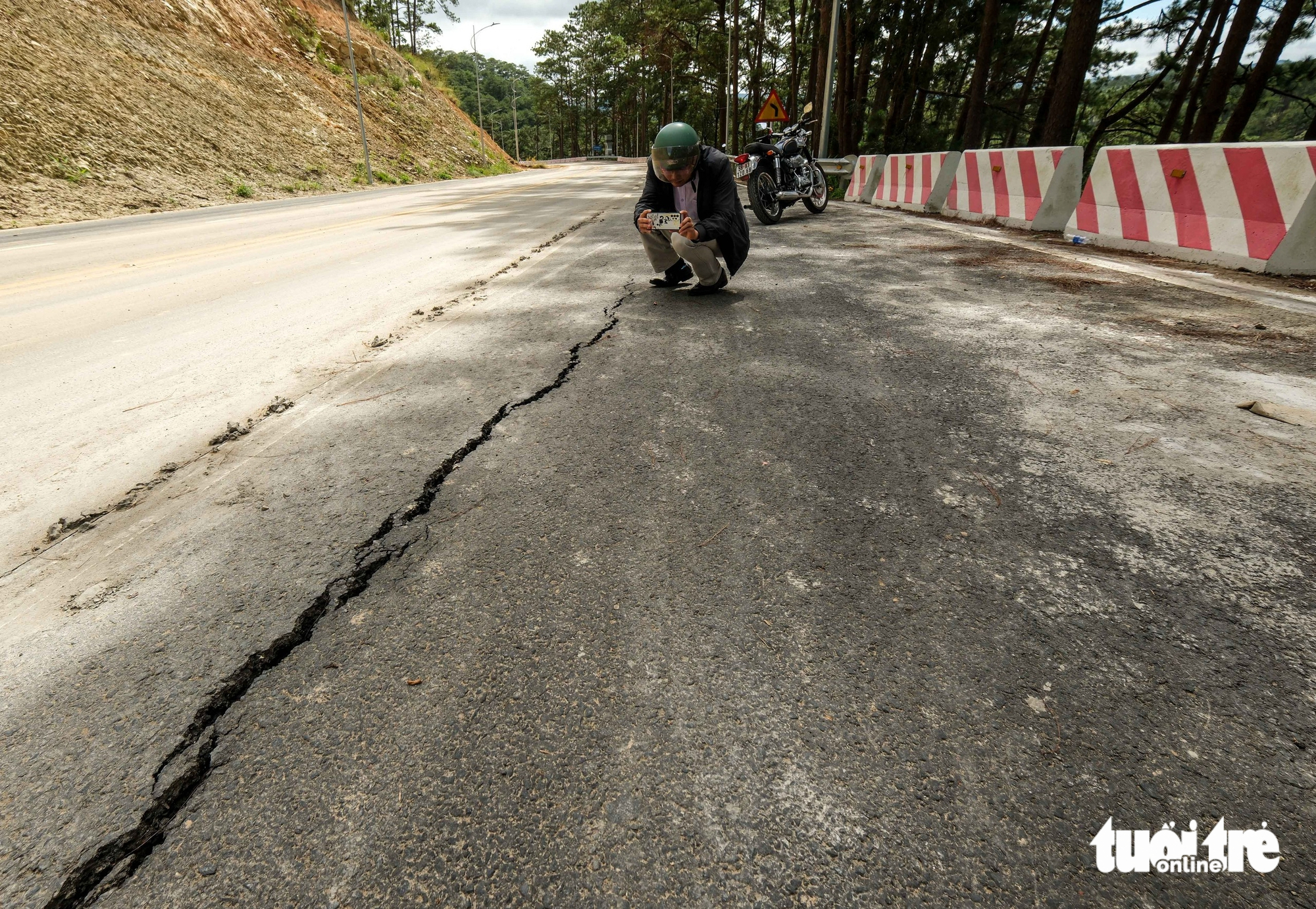 大叻Prenn山口尽管出现更多裂缝，仍按时通车
