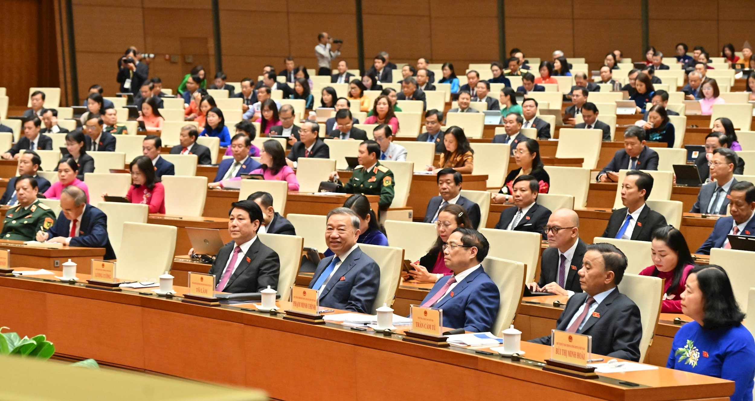 国会闭幕，要求2026年调整基本工资和养老金