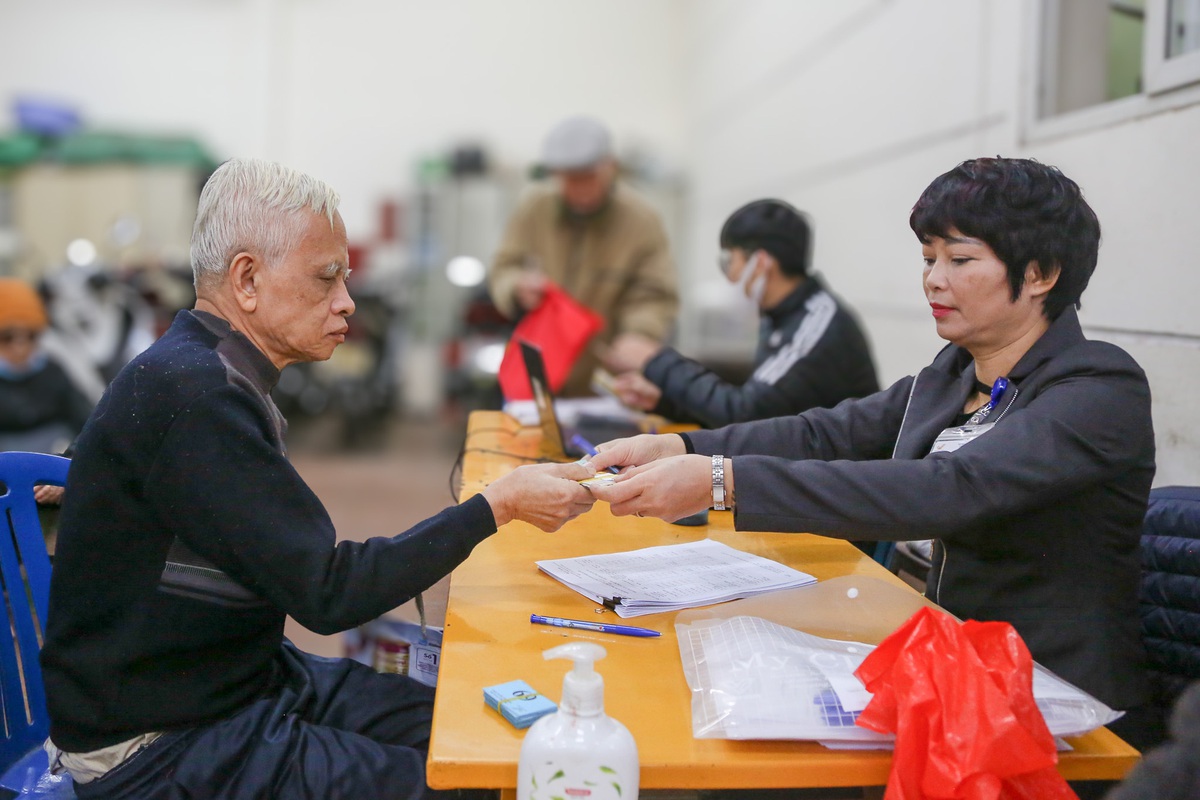 11月23日早间新闻：关于公务员职位的新规定提案