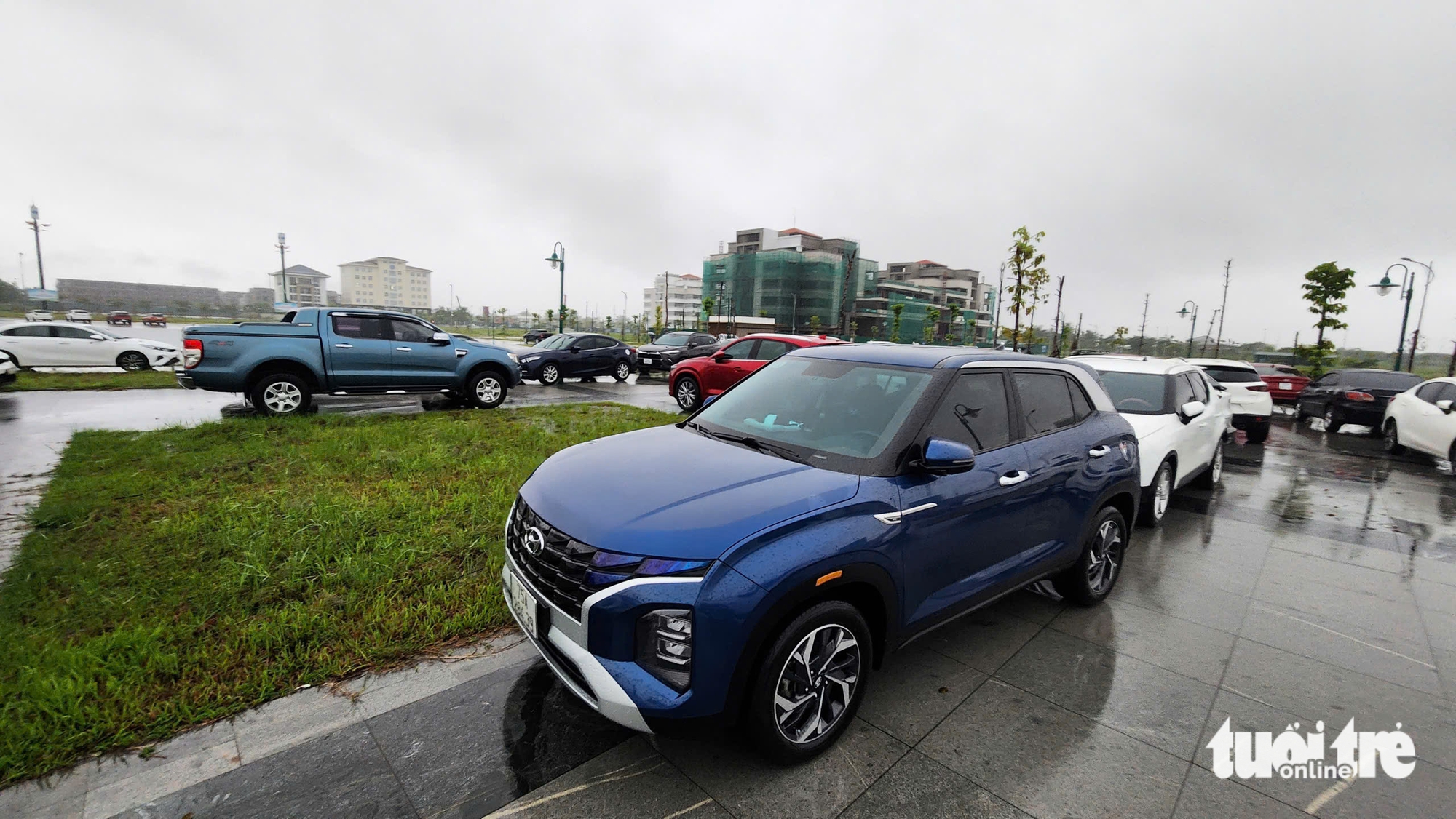 顺化大雨倾盆，许多居民区因Bualoi台风而深陷积水