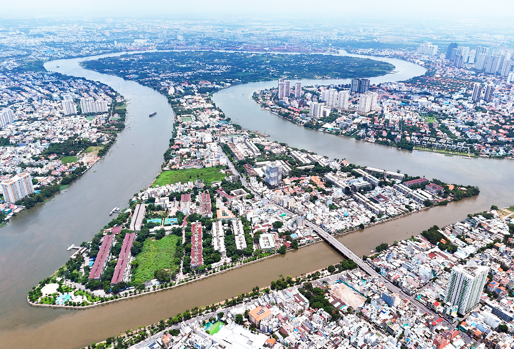 胡志明市基础设施在特殊机制和政策出台后迅速推进