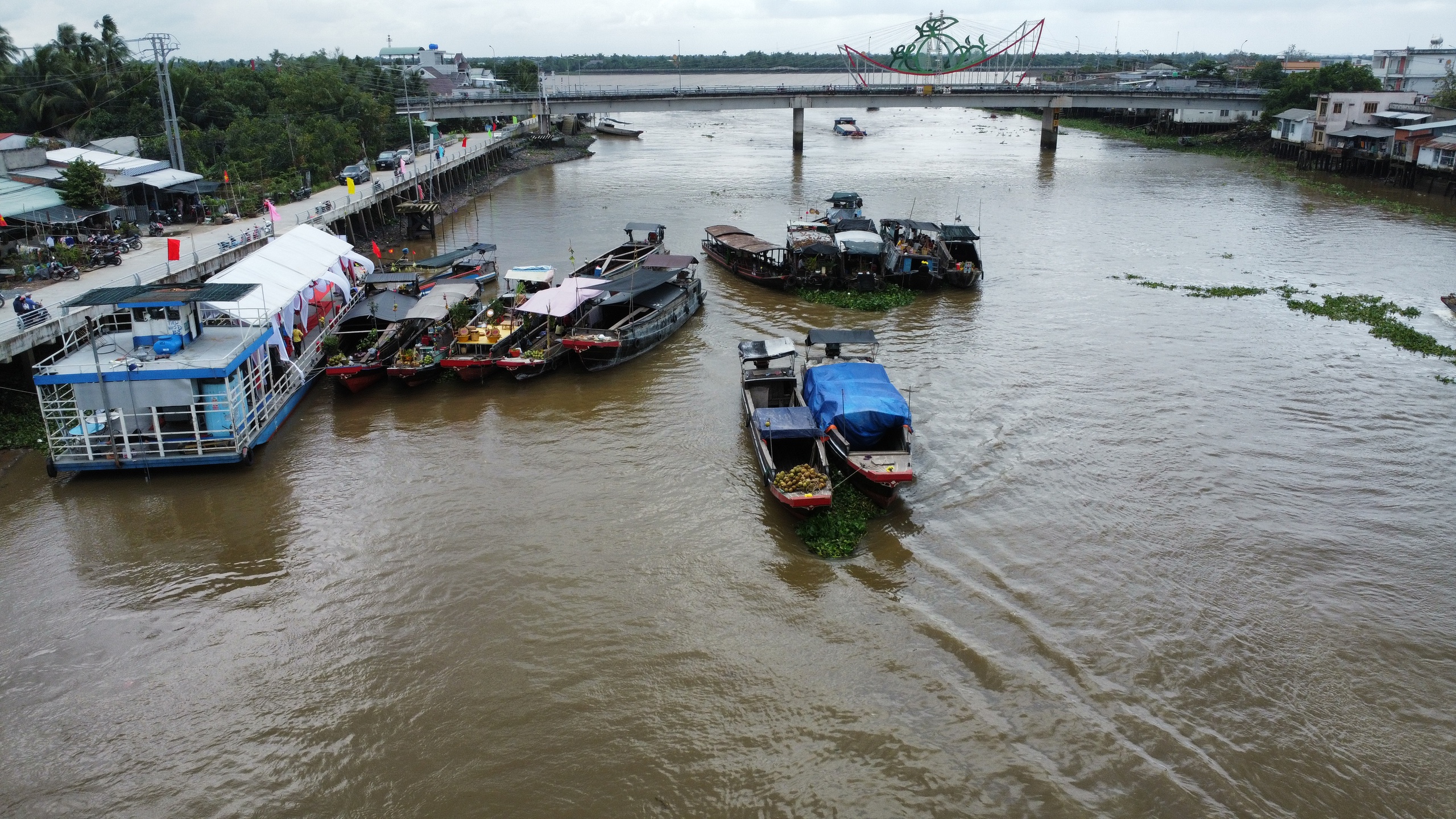 同塔省再现西部水乡景象