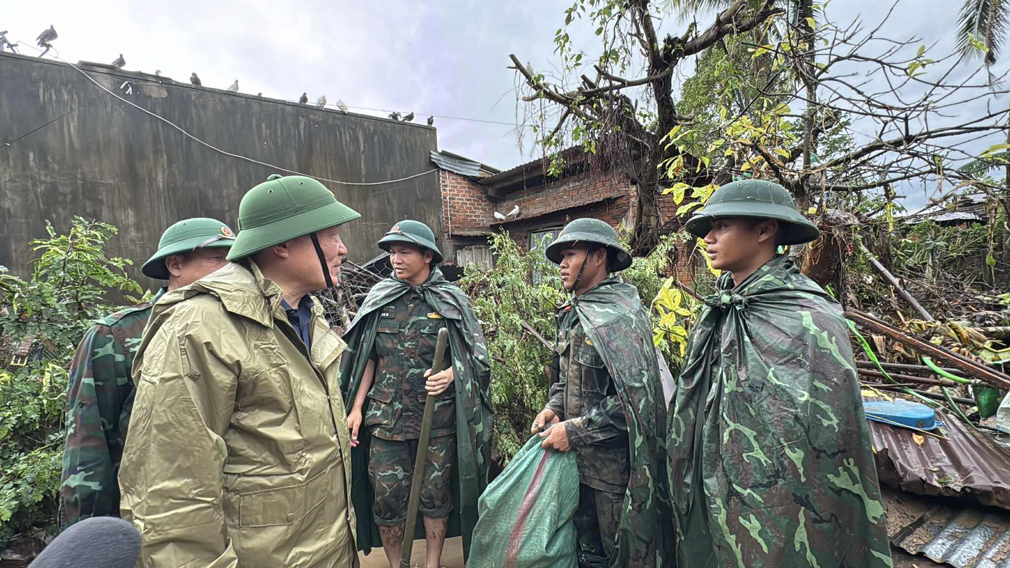 庆和省洪水逐渐退去；国道1号拥堵20公里