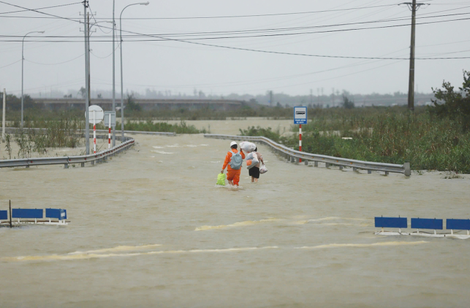 中部低洼地区遭受洪水和隔离
