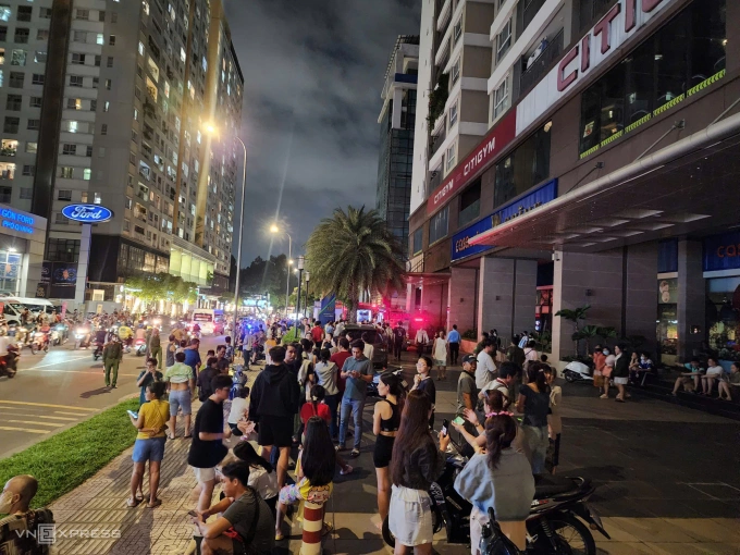 胡志明市公寓11层火灾，数百人疏散