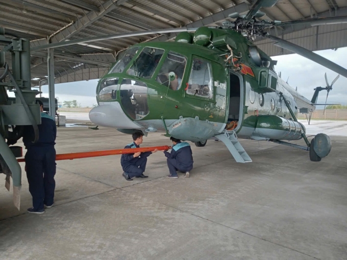 4架直升机在达乐省救援民众