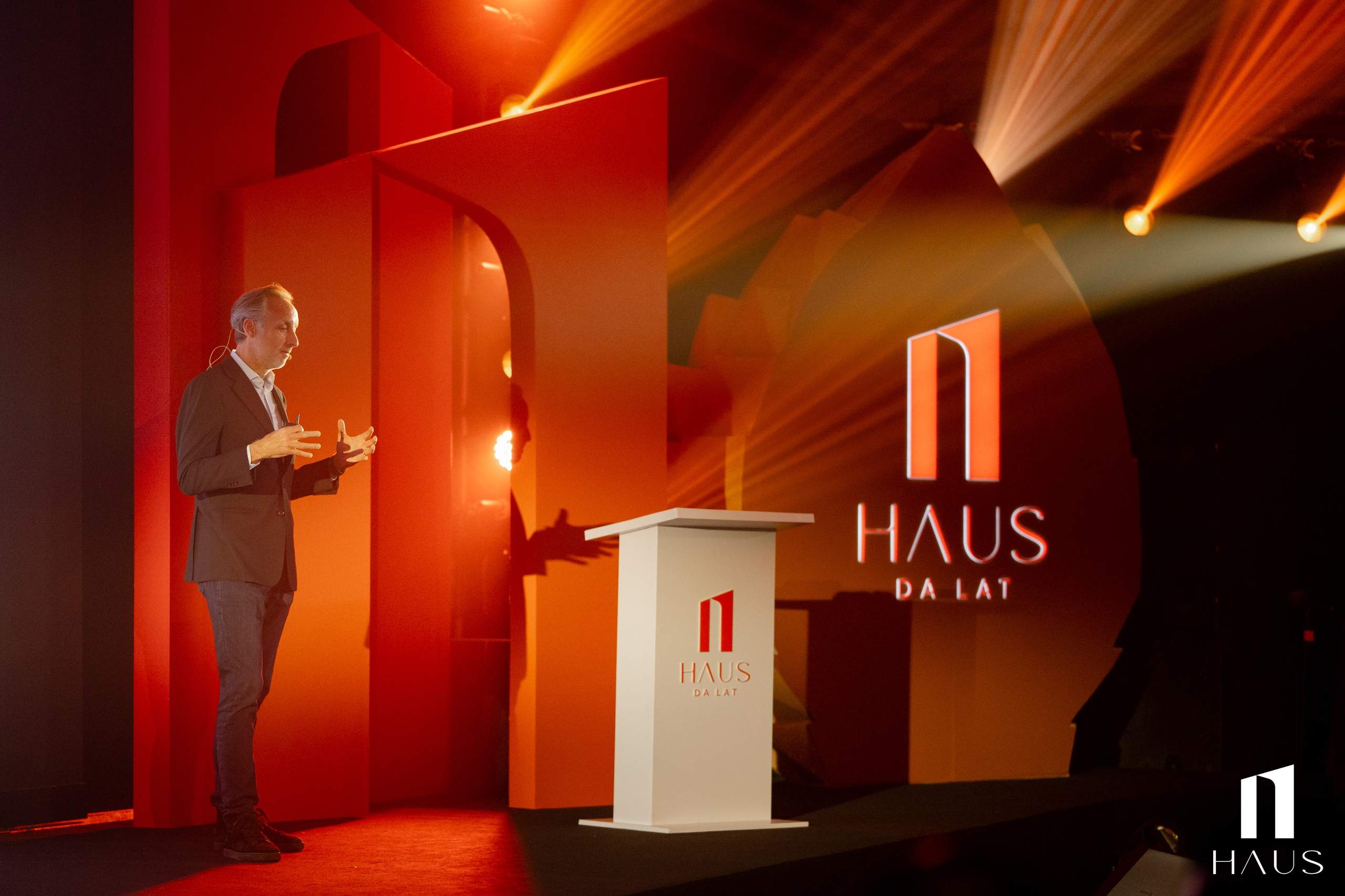 Haus Private Club 为运营阶段招聘人员
