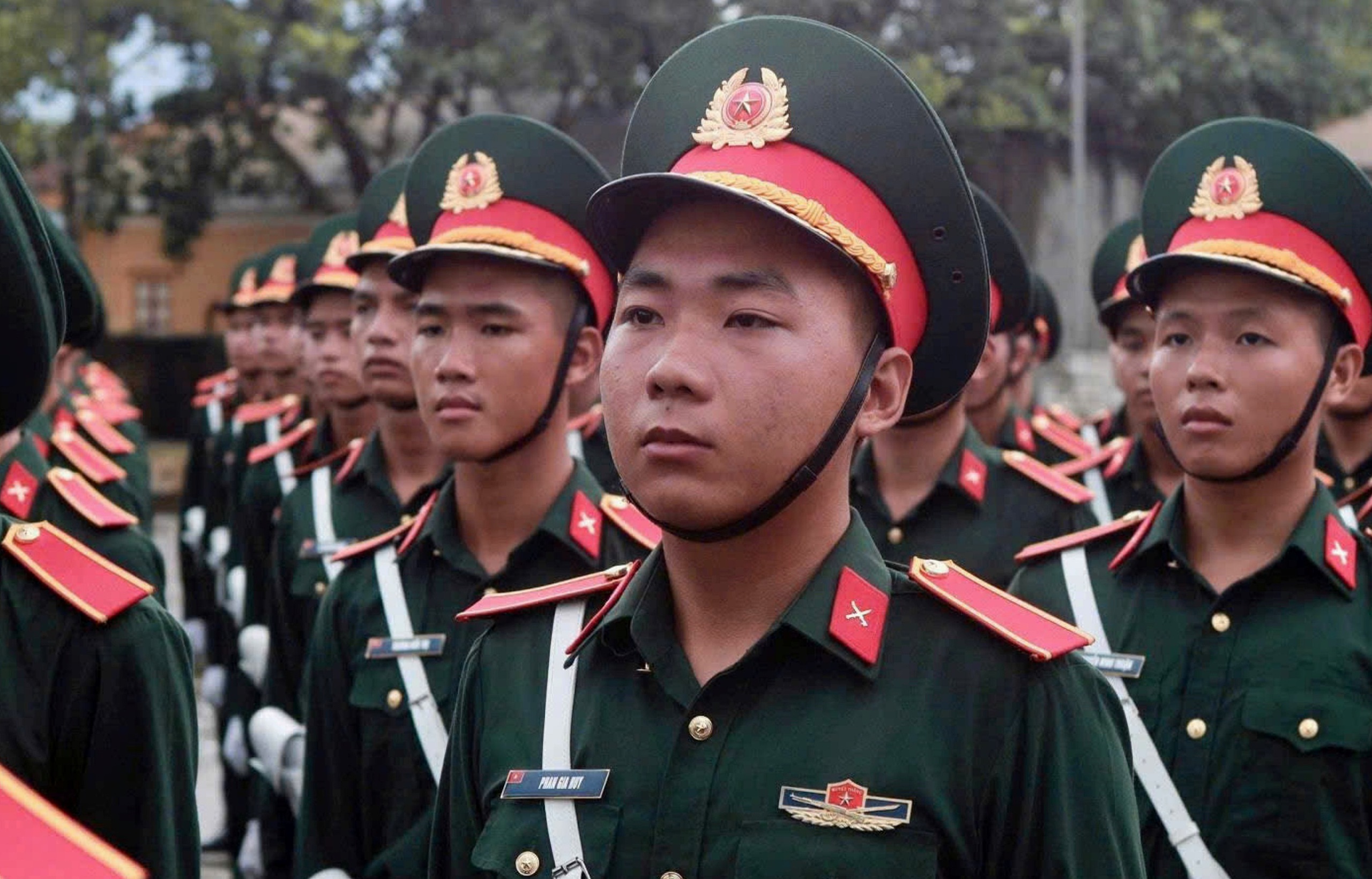 父亲去世，参加国庆阅兵的战士忍住悲痛完成任务