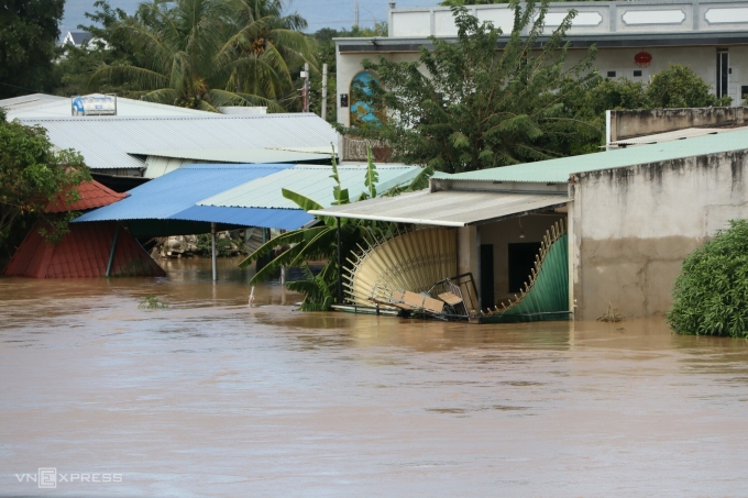 林同省为每栋因洪水倒塌或被冲走的房屋提供1.2亿越南盾支持