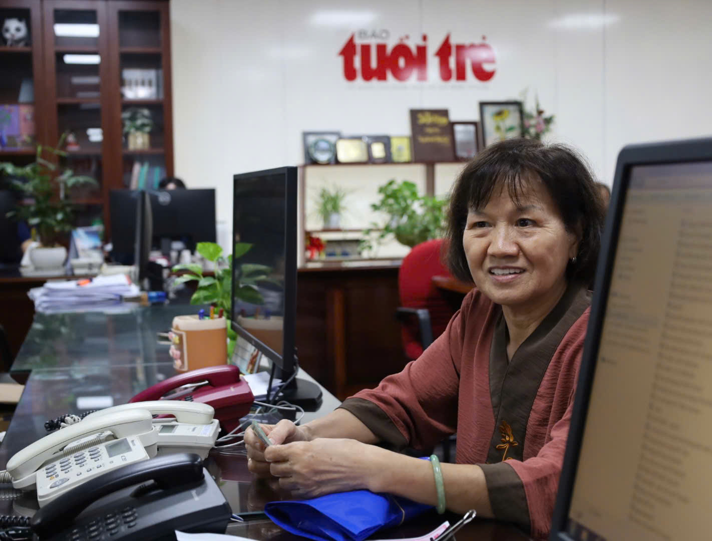 看到同胞坐在屋顶躲避风暴洪水时无法抑制同情心
