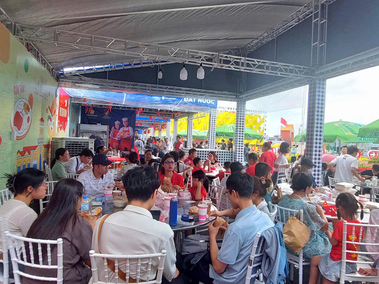 西贡旅游集团在A80展览会上招待10,000份西贡美食