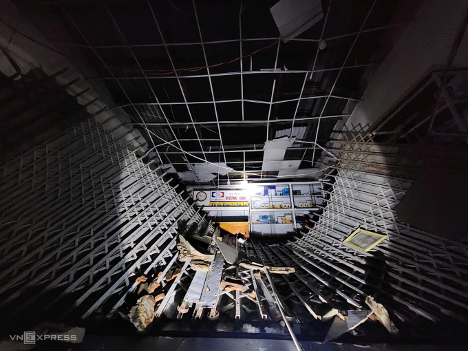 台风Kalmaegi吹倒多间房屋，面临大面积洪水风险