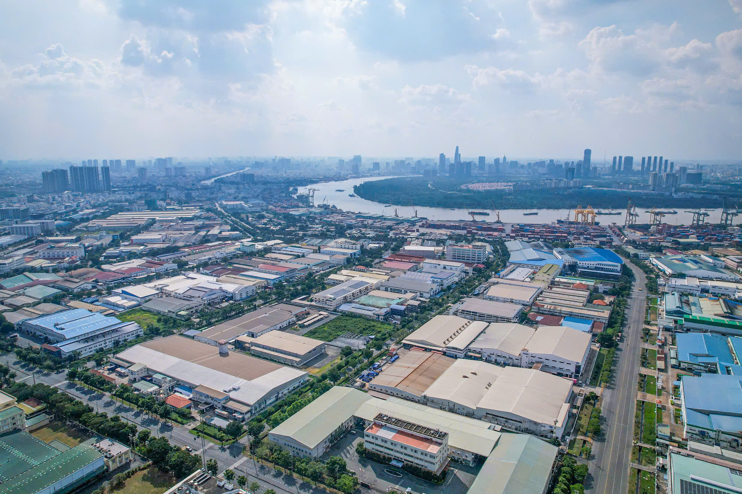 7月18日早间新闻：胡志明市希望吸引20-21亿美元投资；为两所重点学校“正名”