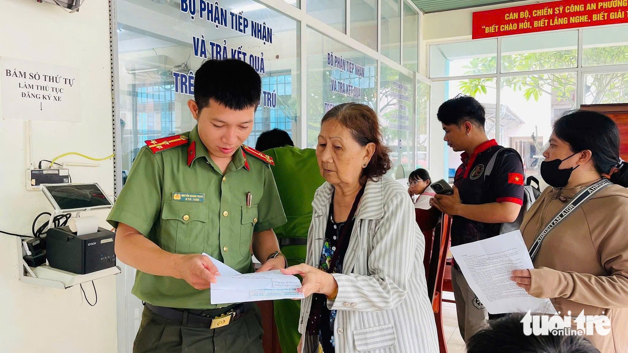 当VNeID卡顿、无法操作时，应该怎么办？