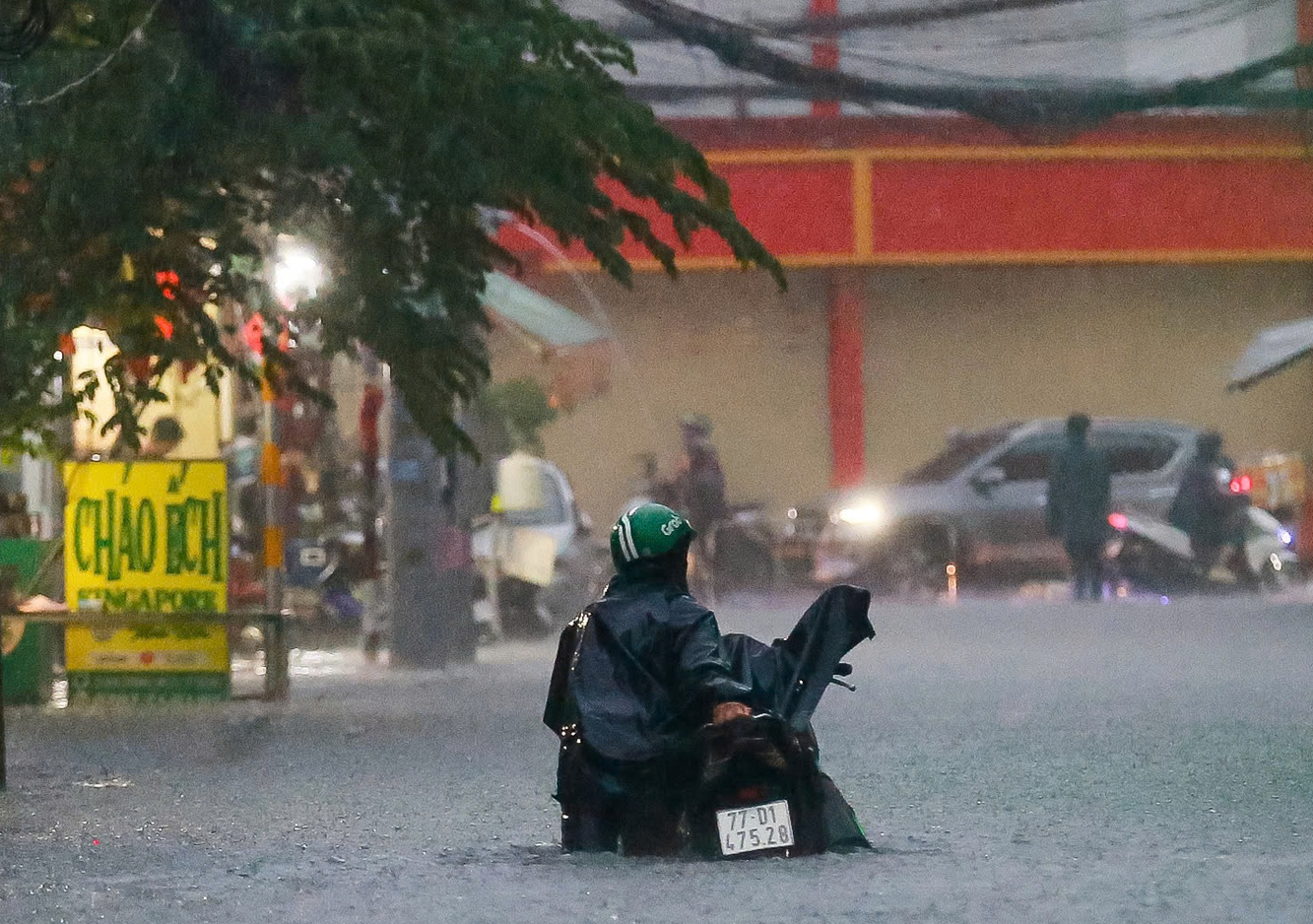 今天10月9日天气：北部大雨到暴雨，南部傍晚有雷阵雨