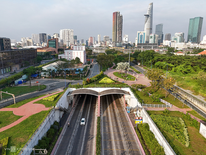 禁止汽车通过西贡河隧道以运行消防系统