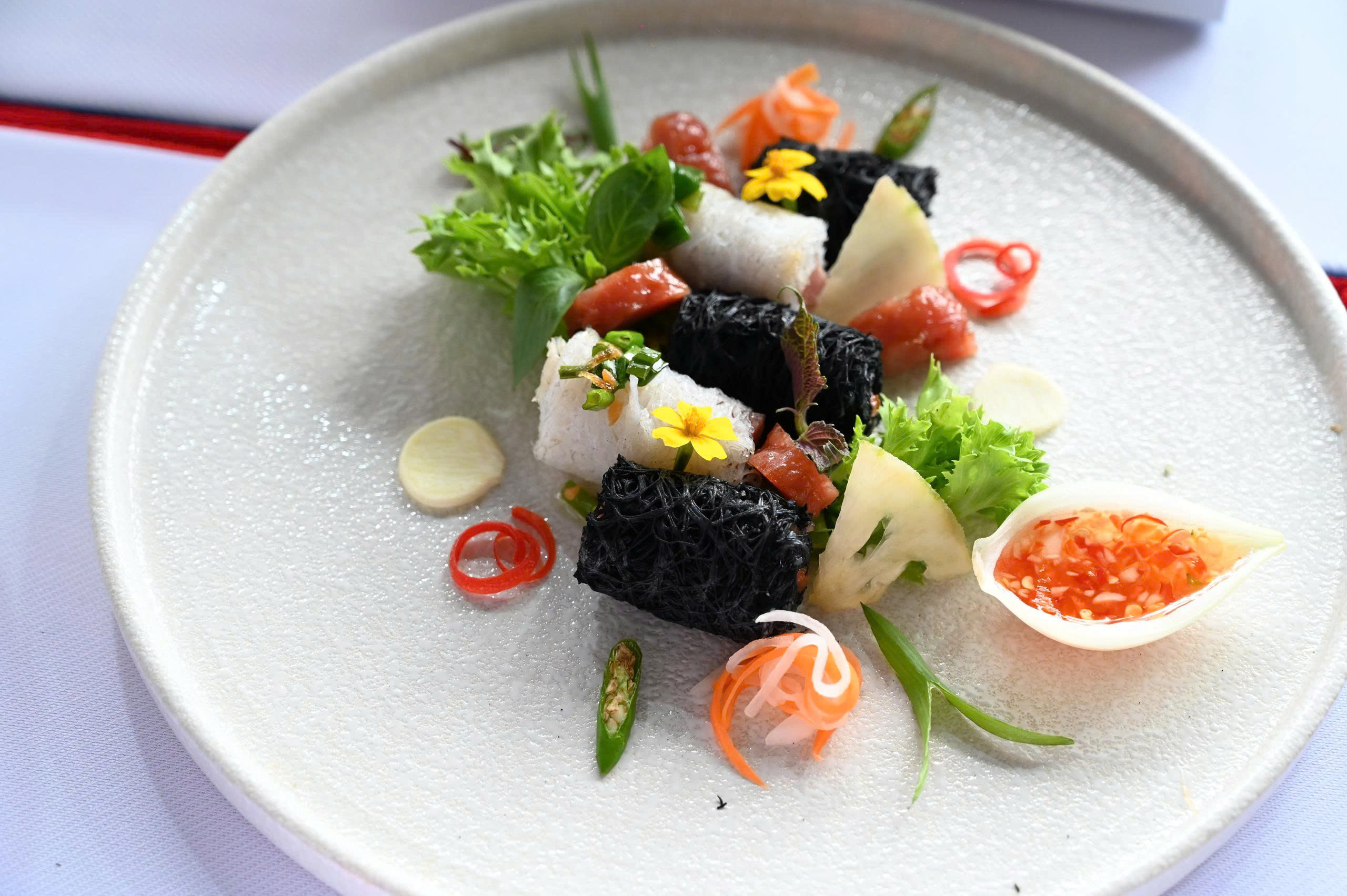 披萨河粉、五彩炒米粉……100道米线菜肴创纪录