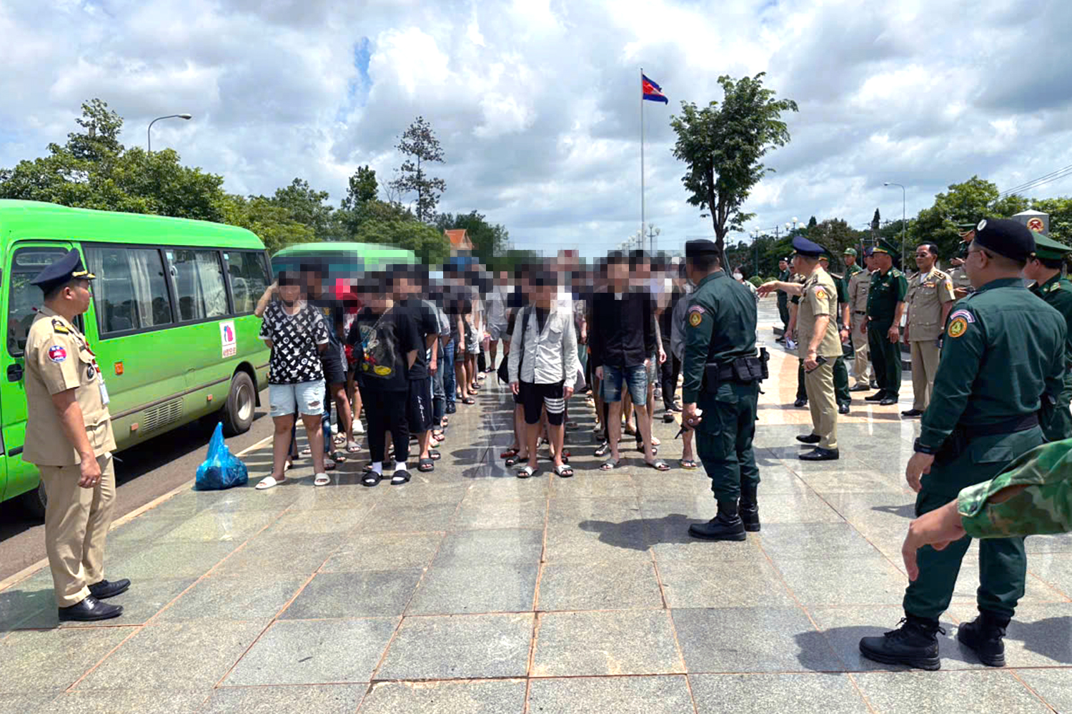 同奈接收85名与柬埔寨在线诈骗有关的公民