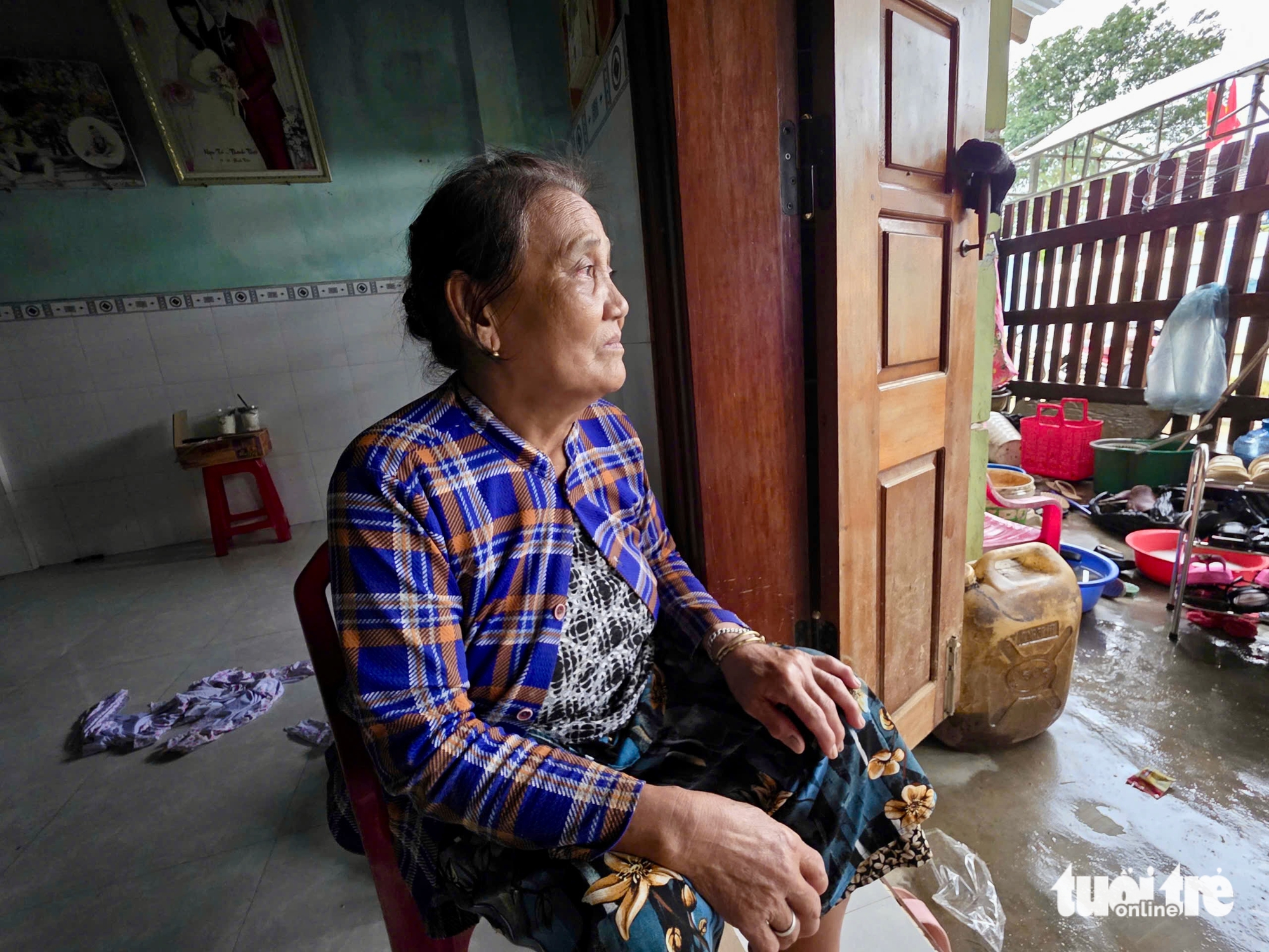 洪水地区的泪水告别