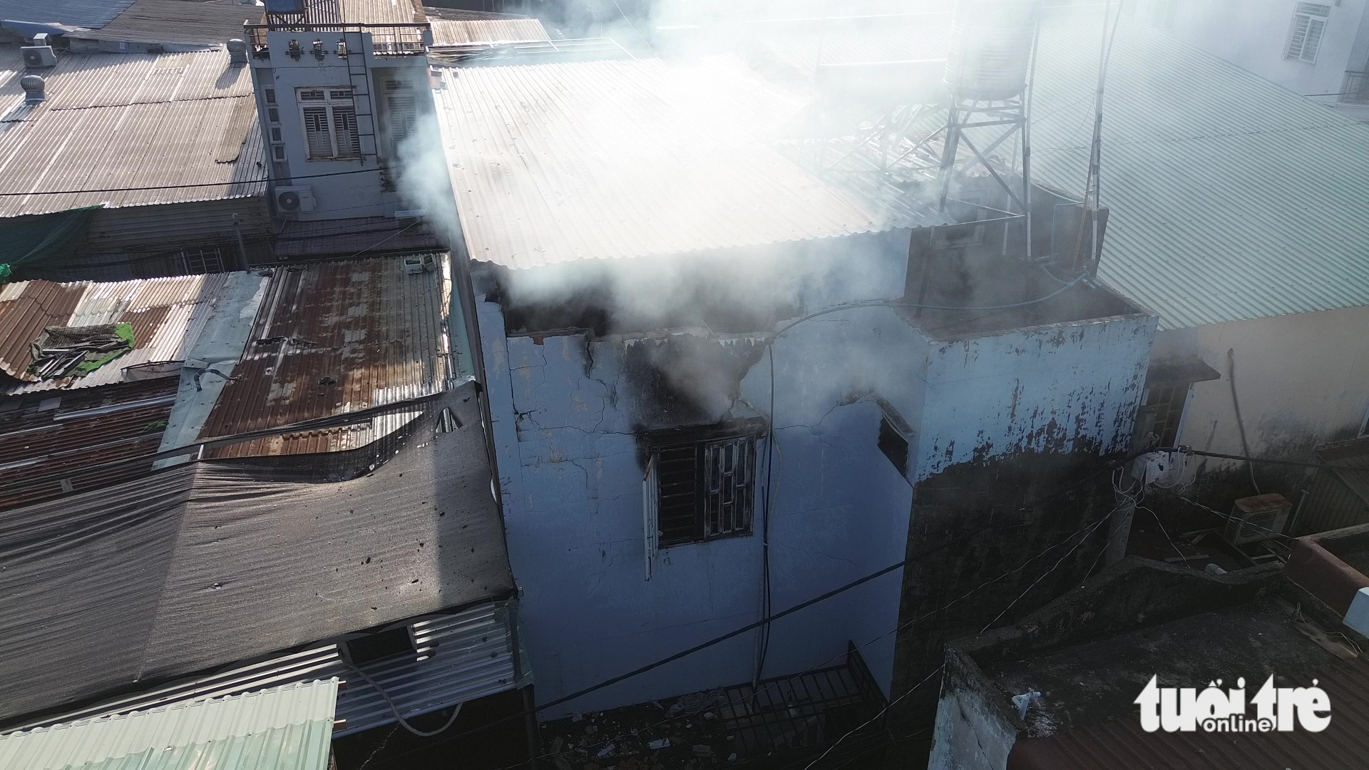 胡志明市协平坊巷内房屋火灾，一人被困身亡