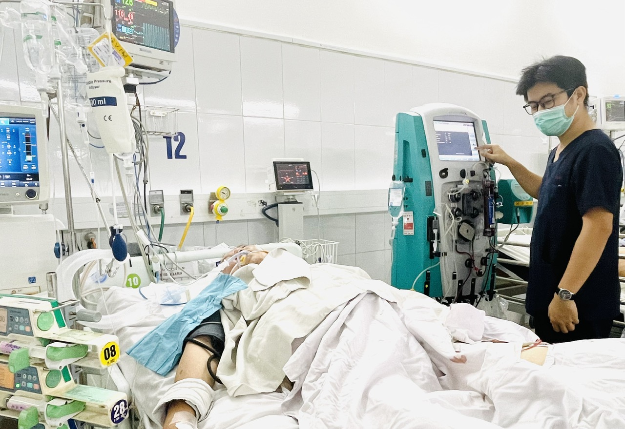 连续暴雨后蛇咬伤病例不断入院，医生警告勿用止血带或吸出毒液