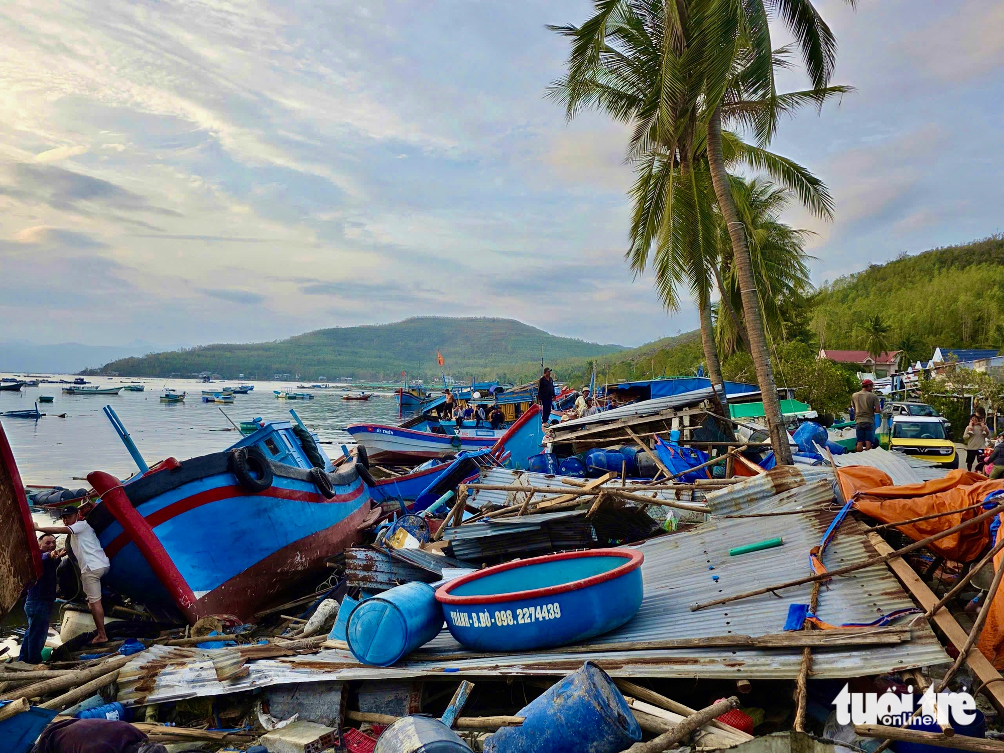 第13号台风后修船竞赛：船厂超负荷，船主焦急等待出海日