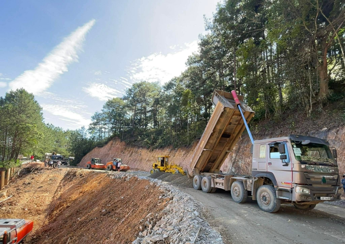 提议在米莫萨山口滑坡点修建高架桥