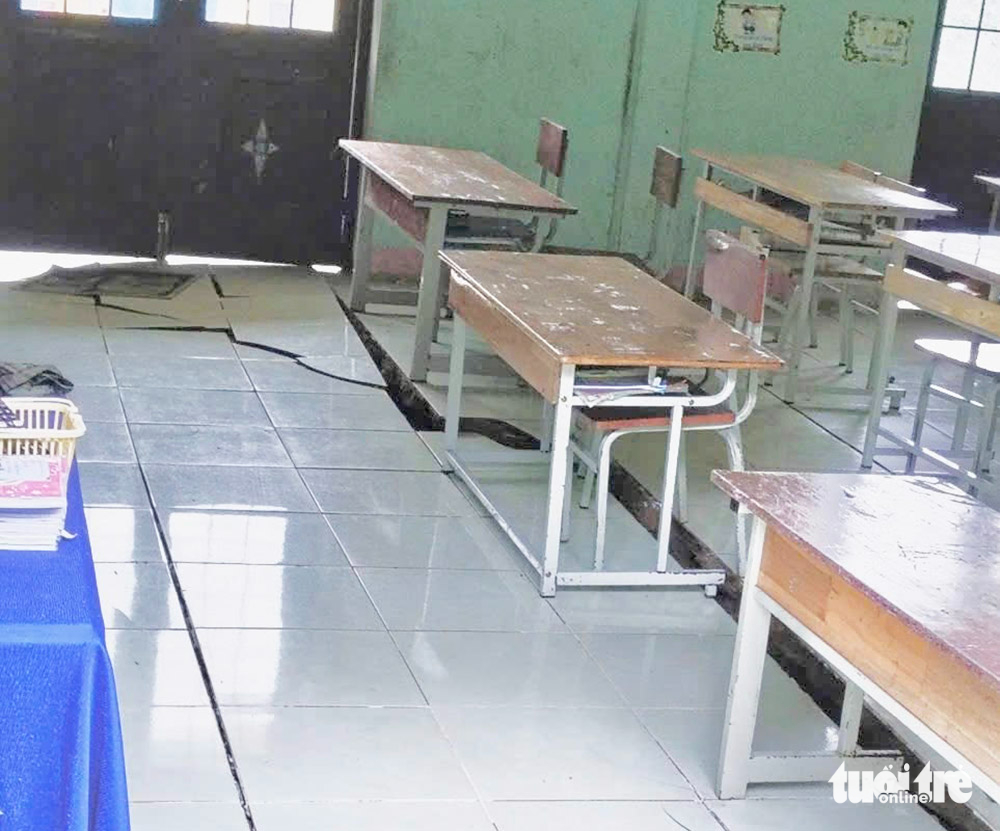 地基开裂、沉降，岘港山区学校面临倒塌风险