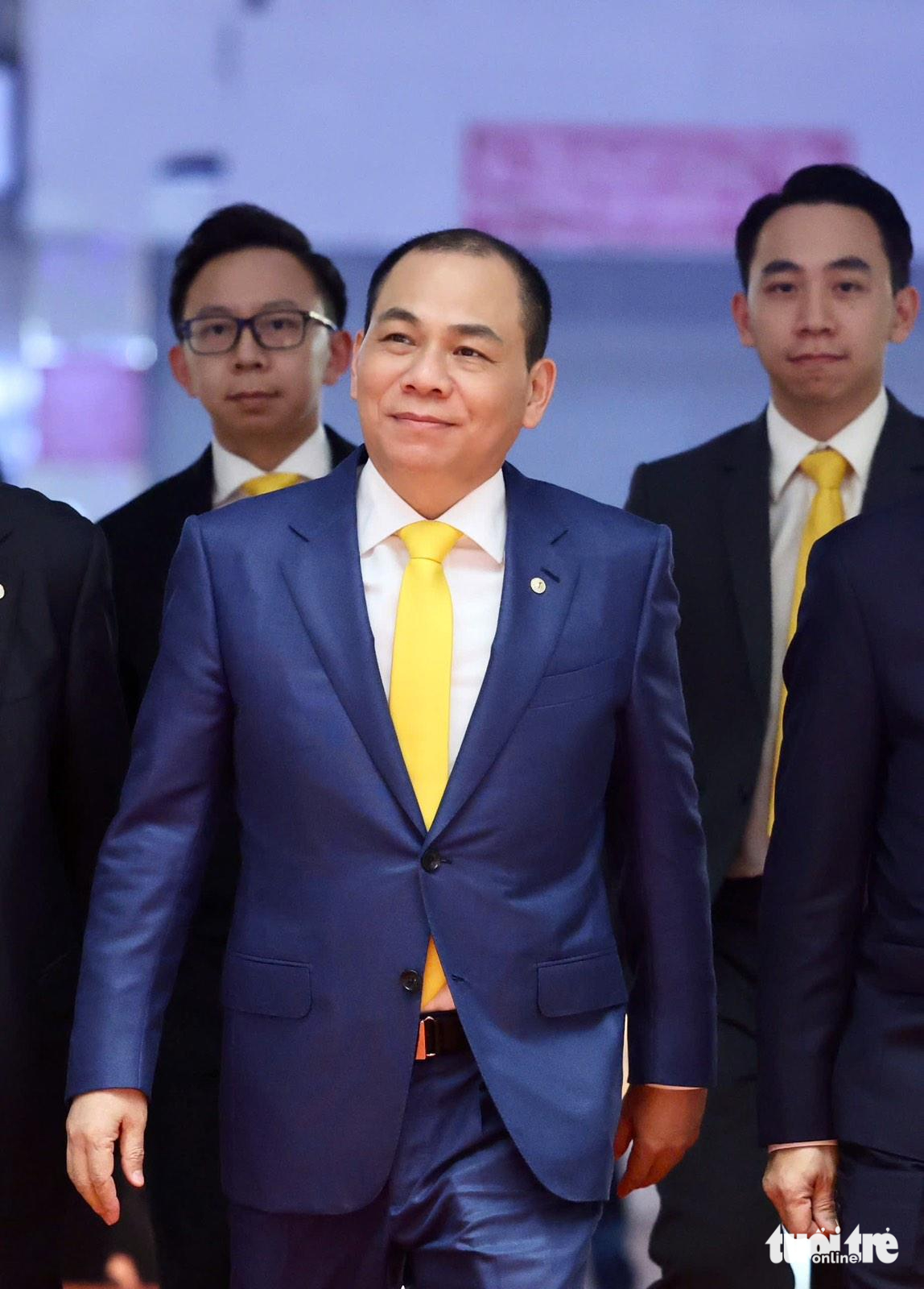 亿万富翁范日旺与两个儿子及贵宾团出席VinFuture颁奖典礼之夜