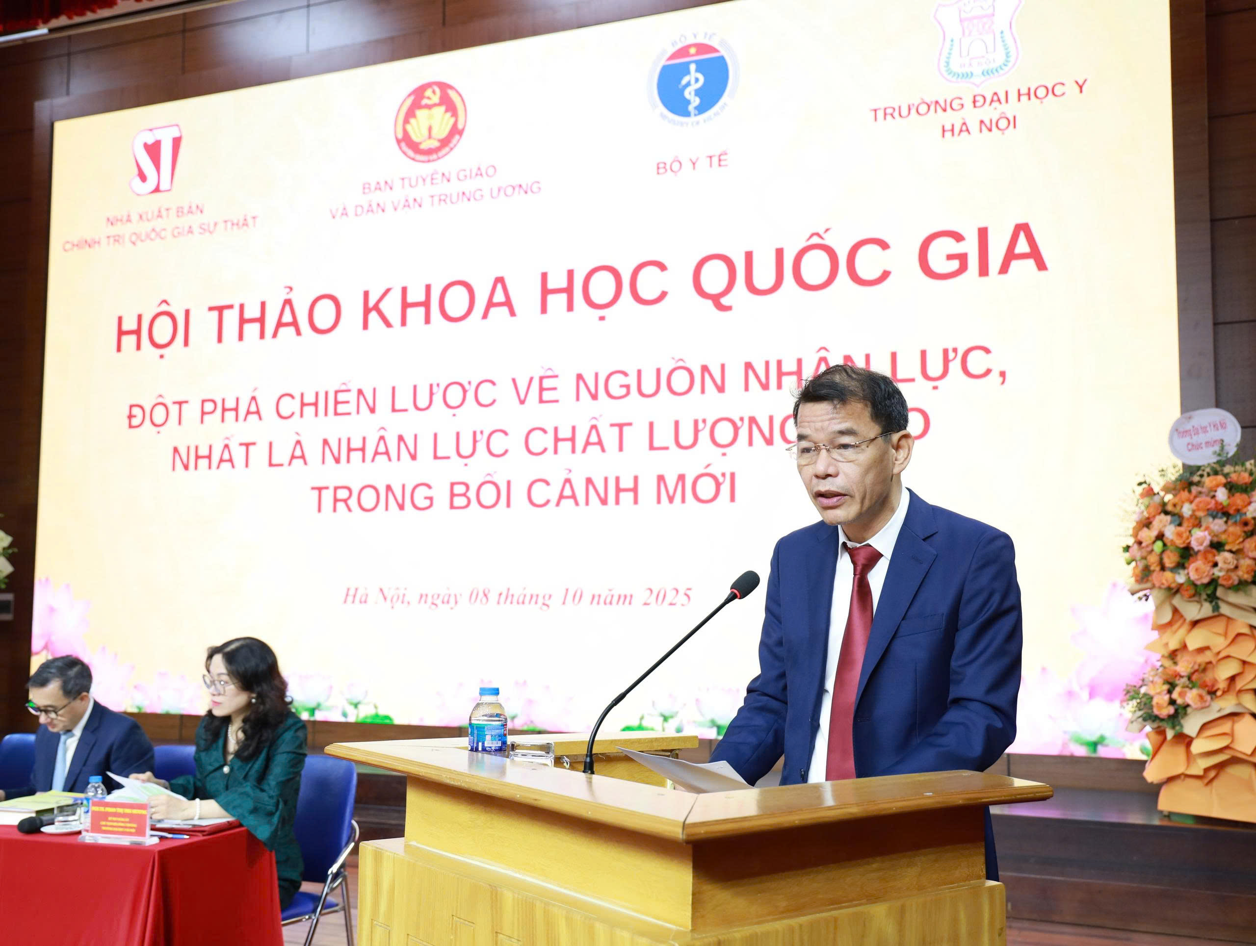 让专业人才不只追求当官，国家有100个范日旺