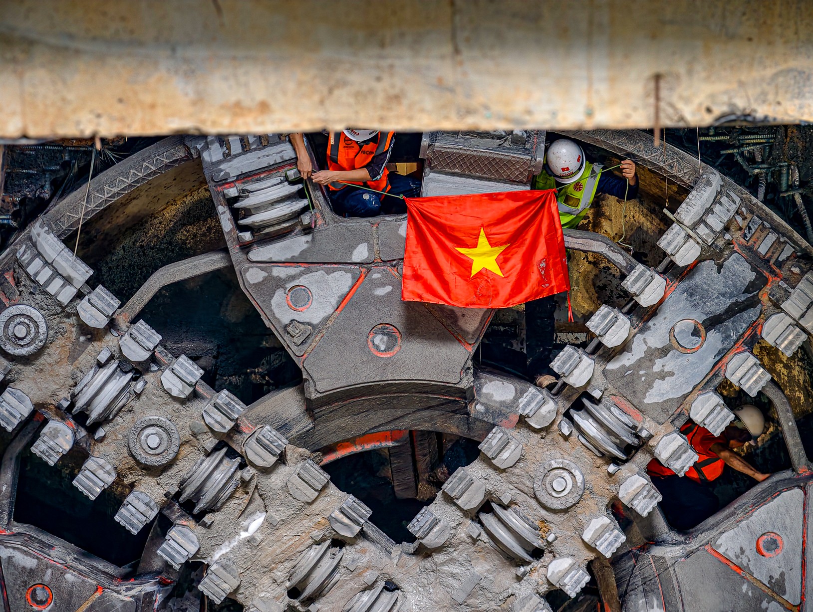 地铁3号线项目'神速'盾构机已抵达河内站终点