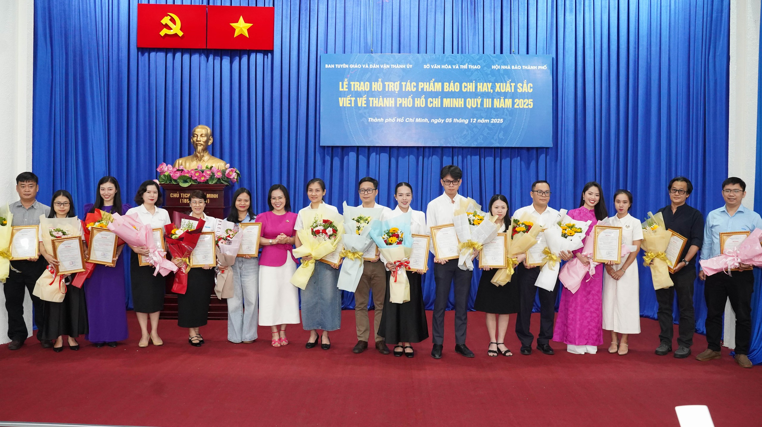 胡志明市表彰第三季度优秀新闻作品，青年报贡献5部作品